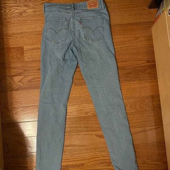 311 Shaping Skinny Levi’s Jeans - Picture 2 of 3